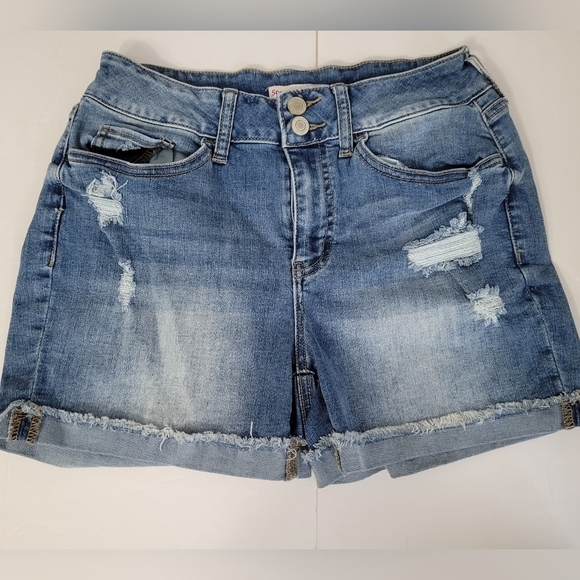 SO Junior Medium Blue Wash High Rise Curvy Midi Cuffed Denim Jean Shorts - Picture 1 of 7